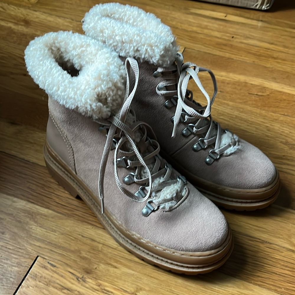 NWT Splendid faux fur detail lace up ankle boot